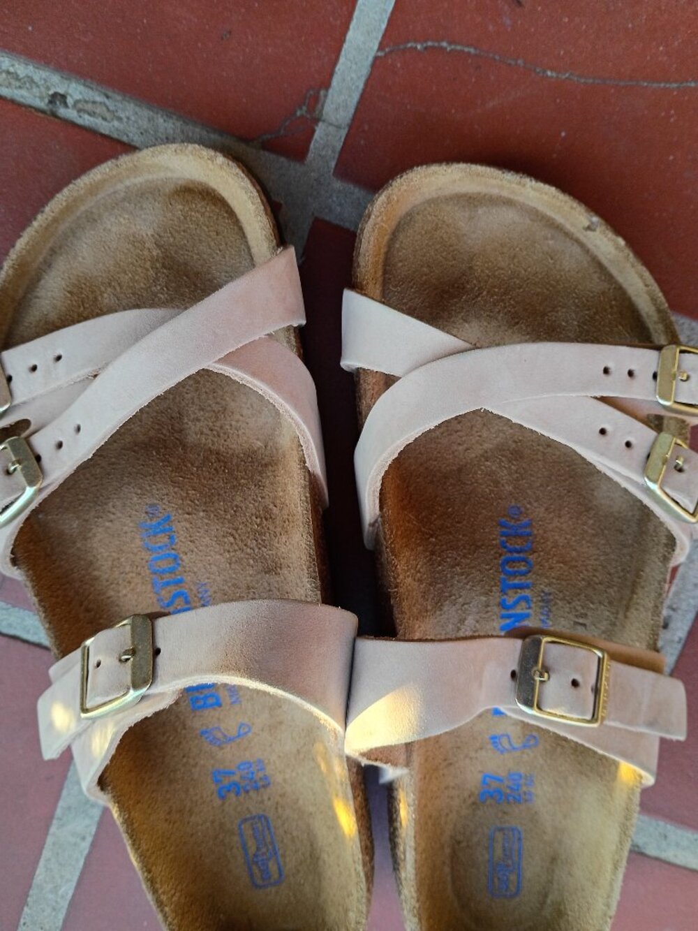 Tan Birkenstock sandals - Picture 4 of 6